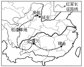 苍坡村地处山区,村边的山岭呈笔架形,村中有一条直直